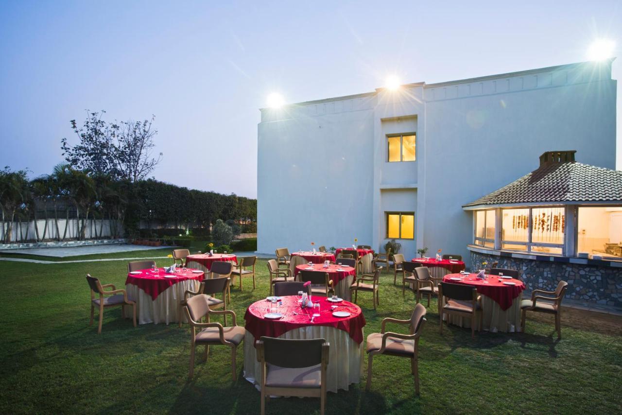 The Manor Kashipur By Leisure Hotels Exterior photo